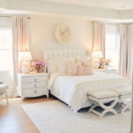 <span class="title">居心地の良い白い寝室を作るための11のアイディア</span>